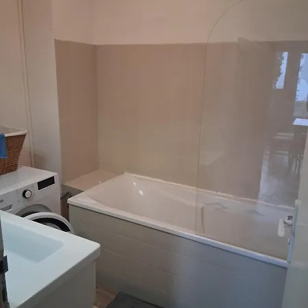 Lille St Maur 아파트 *